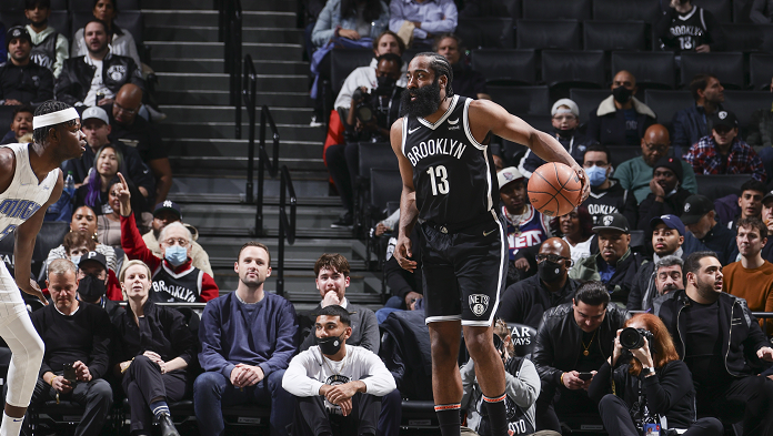 乐竟体育官网-太阳客场逆转篮网，获得十连胜创队史纪录